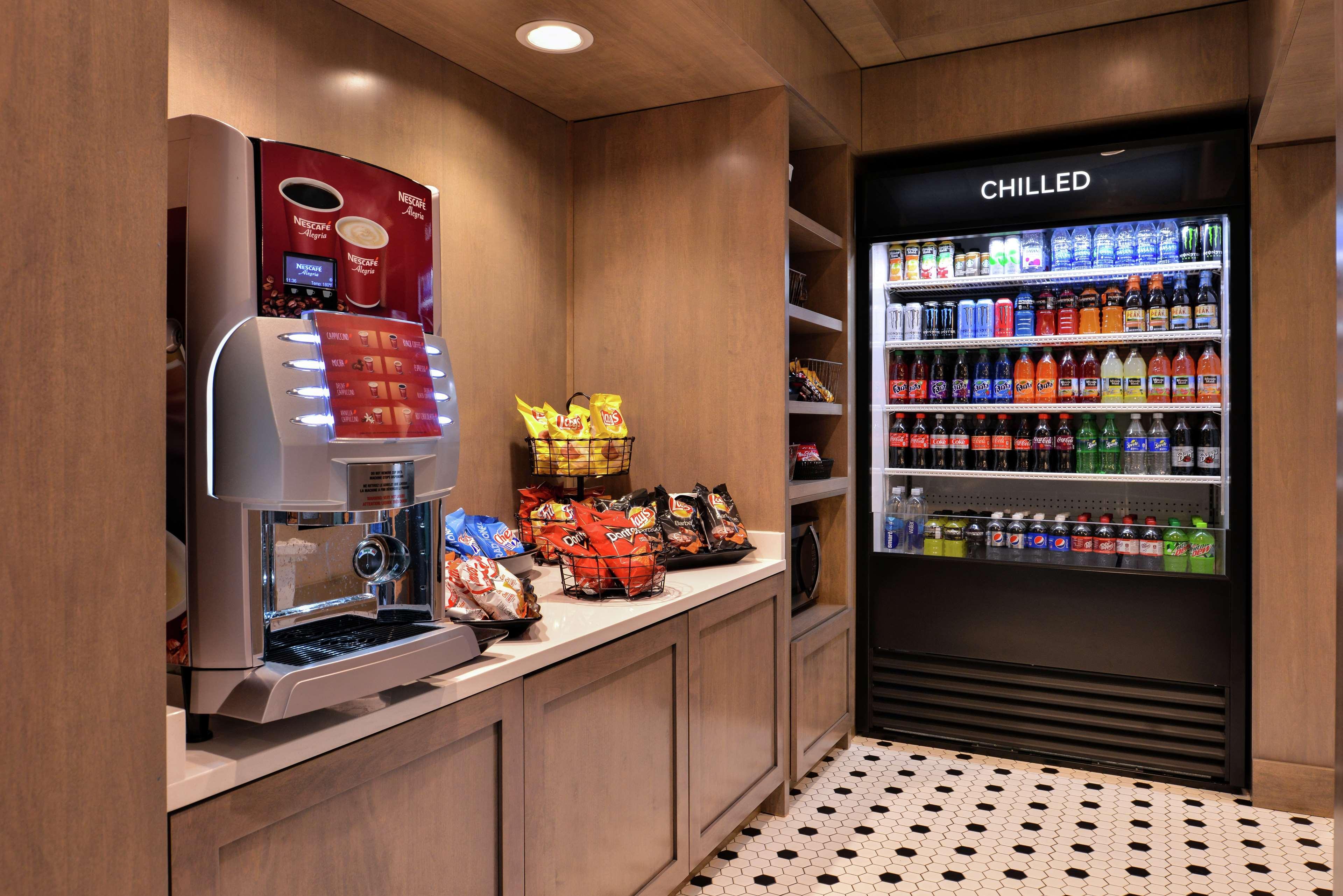 Hilton Garden Inn Терре-Хот Экстерьер фото