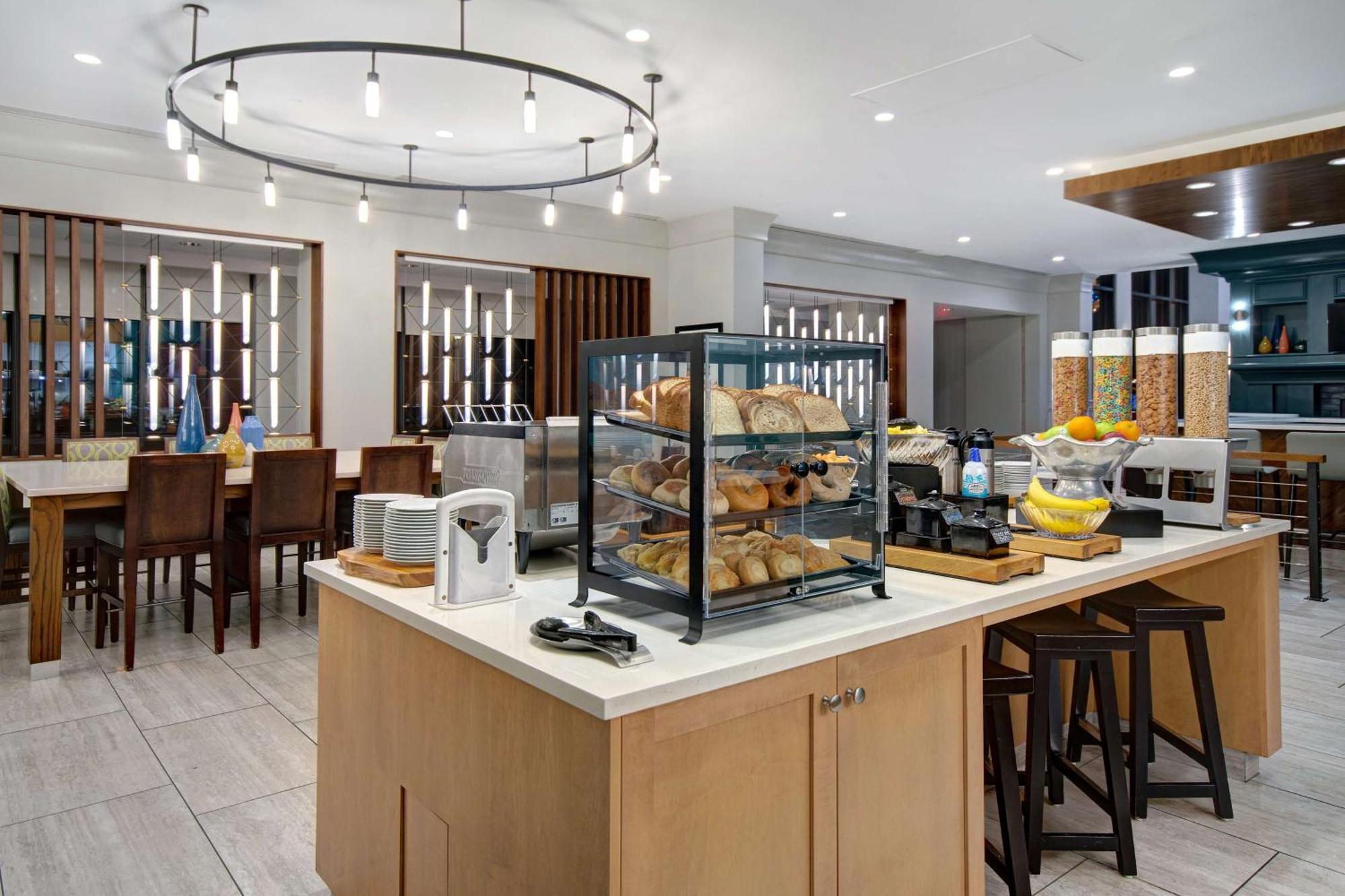 Hilton Garden Inn Терре-Хот Экстерьер фото