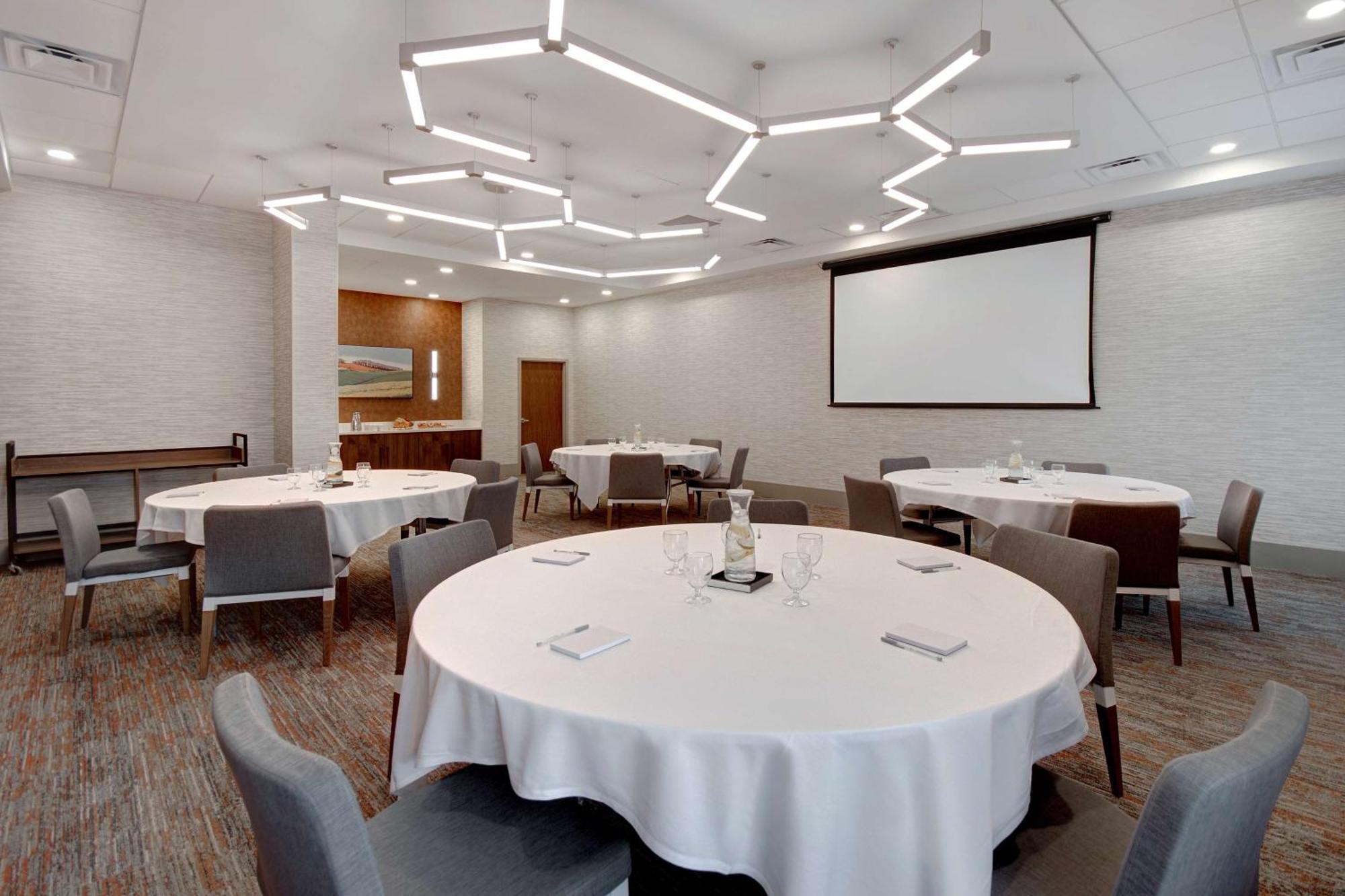 Hilton Garden Inn Терре-Хот Экстерьер фото