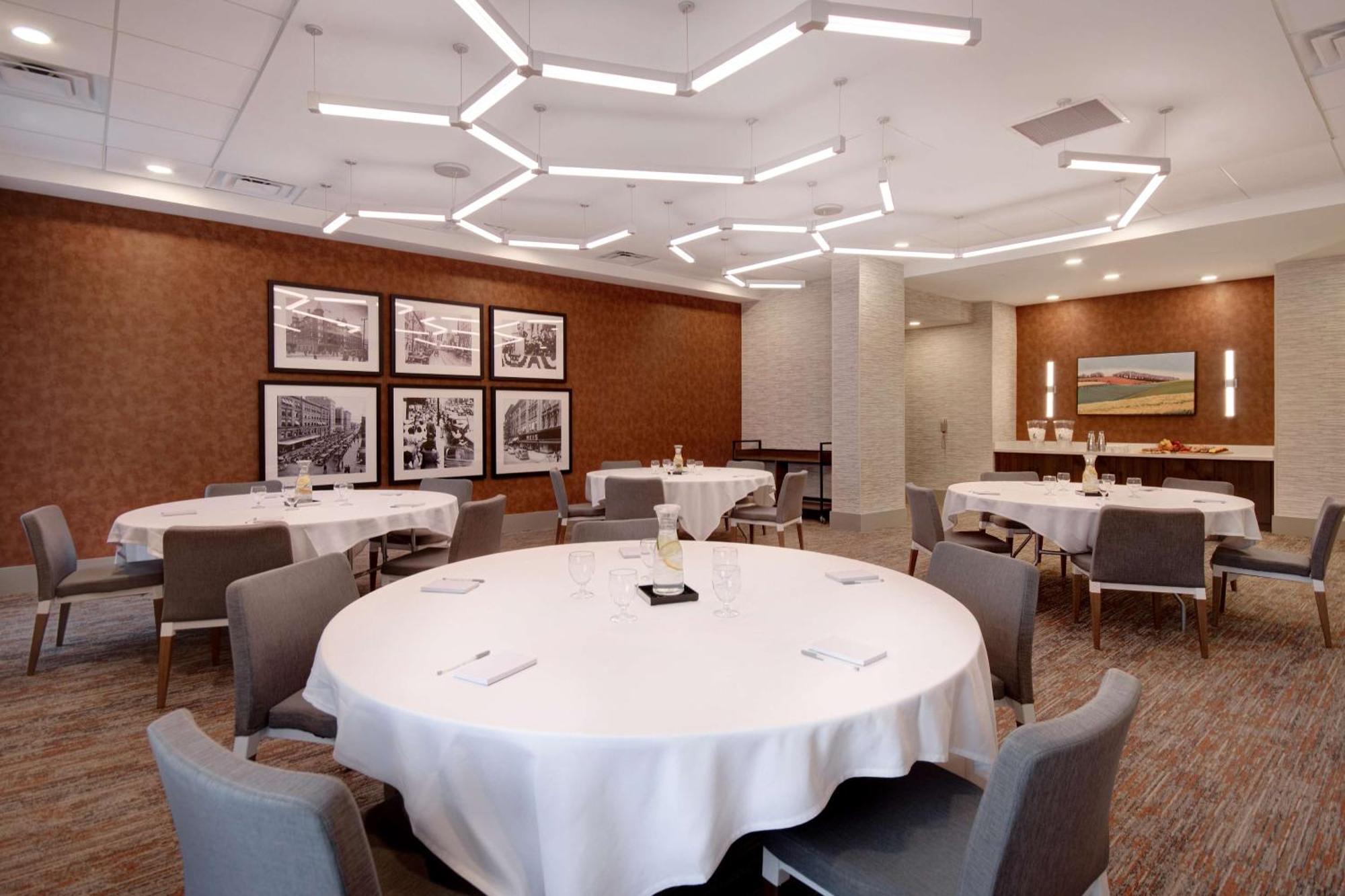 Hilton Garden Inn Терре-Хот Экстерьер фото