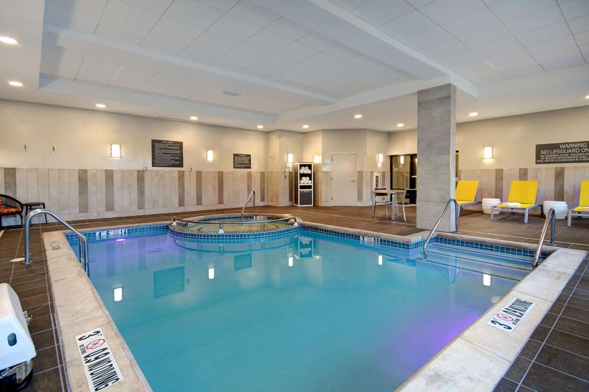 Hilton Garden Inn Терре-Хот Экстерьер фото
